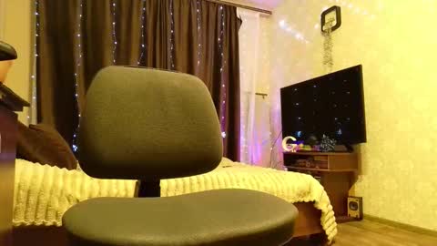 Snapshot of emveeboy96 chatting on 10-20-25, 10:10 emveeboy96 online show from 10-20-25, 10:10