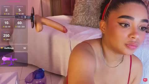 Snapshot of emy_leon chatting on 02-13-26, 07:43 Emy online show from 02-13-26, 07:43