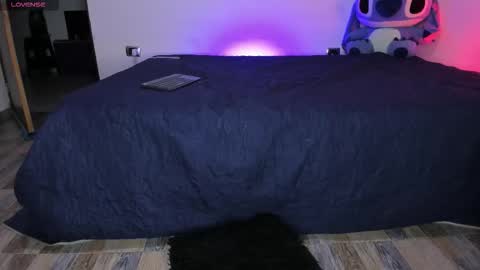 Im Emily would you like to help me reach 100  online show from 10-06-25, 09:29