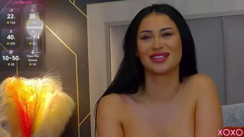 Snapshot of emylaveau chatting on 02-10-26, 06:28 Emy online show from 02-10-26, 06:28