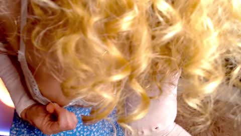 Enchanti online show from 01-31-25, 05:53