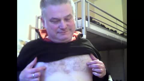 englishguysurrey online show from 12-26-24, 08:18