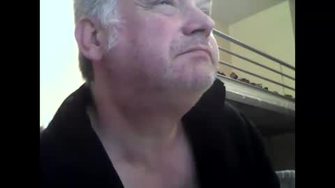 englishguysurrey online show from 10-15-25, 06:02