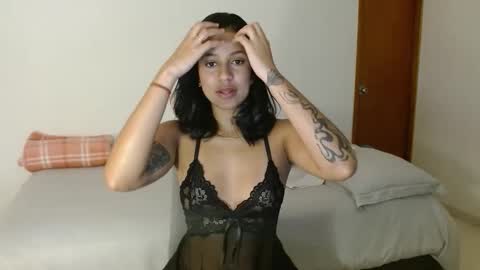 Snapshot of enithsun chatting on 10-22-25, 07:46 enithsun online show from 10-22-25, 07:46