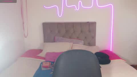 Snapshot of enma_gill chatting on 12-16-24, 01:43 Enma Rojas online show from 12-16-24, 01:43