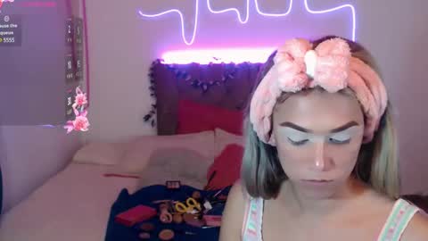 Snapshot of enma_gill chatting on 12-19-24, 03:52 Enma Rojas online show from 12-19-24, 03:52