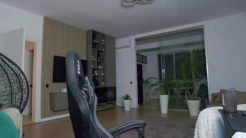 Erik online show from 01-16-25, 04:39