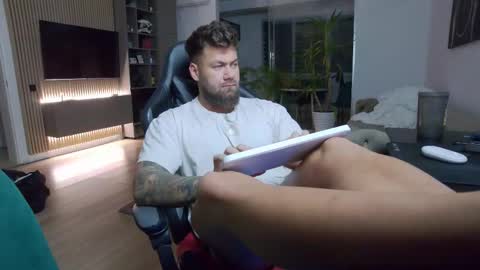 Erik online show from 03-01-25, 10:42