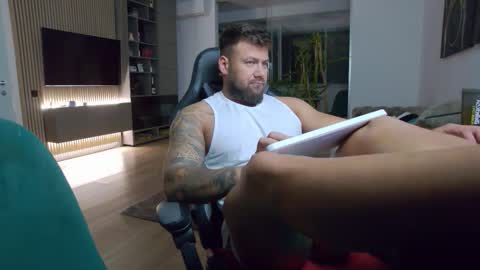 Erik online show from 09-23-25, 07:17