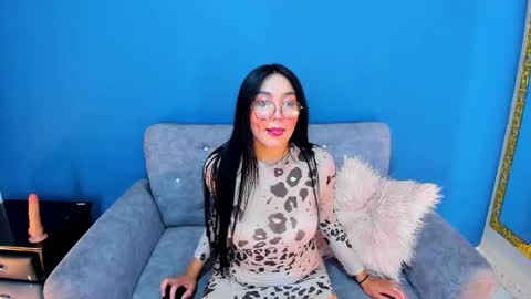 Snapshot of enyel_valmina chatting on 01-29-25, 08:25 Enyel online show from 01-29-25, 08:25