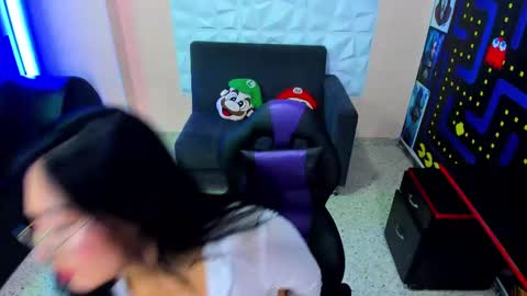 Snapshot of enyel_valmina chatting on 02-01-25, 08:58 Enyel online show from 02-01-25, 08:58