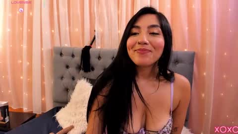 Snapshot of enyel_valmina chatting on 02-20-25, 11:54 Enyel online show from 02-20-25, 11:54