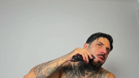 Enzo Aren online show from 11-11-25, 02:55