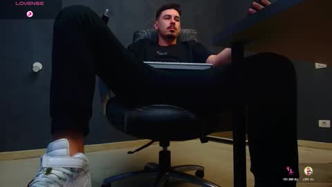 EnzoRace online show from 10-18-25, 04:59