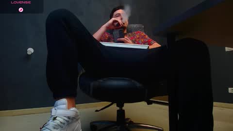 EnzoRace online show from 10-23-25, 04:56