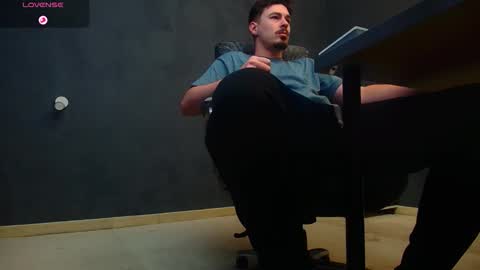 EnzoRace online show from 10-28-25, 05:44