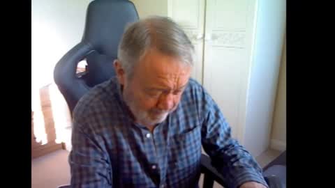 erasmus_d online show from 10-25-25, 02:35