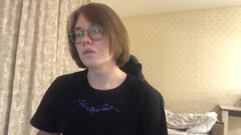 Snapshot of eric_bucks chatting on 02-28-26, 11:28 haru moon online show from 02-28-26, 11:28