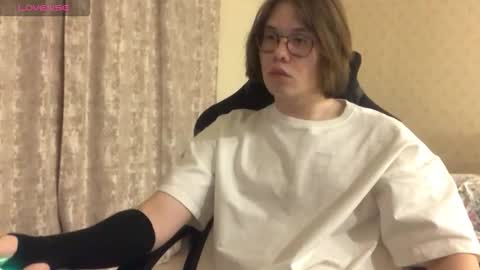 Snapshot of eric_bucks chatting on 03-01-26, 08:55 haru moon online show from 03-01-26, 08:55