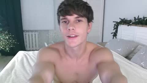 Snapshot of eric_crush chatting on 12-21-25, 06:31 Eric Crush online show from 12-21-25, 06:31