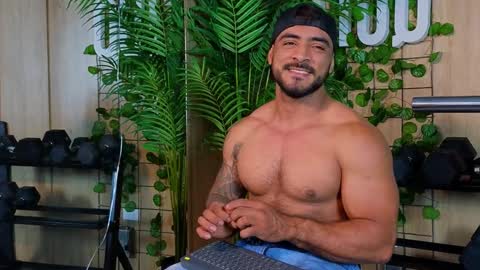 Snapshot of eric_harrison1 chatting on 12-21-24, 09:04 Brayan online show from 12-21-24, 09:04