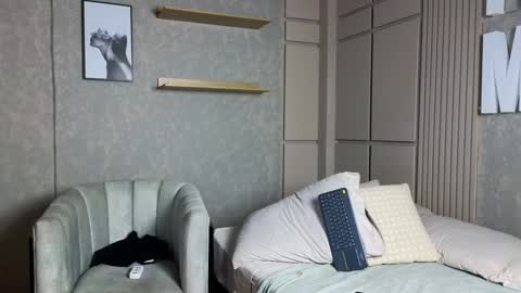 Snapshot of eric_harrison1 chatting on 12-23-24, 02:35 Brayan online show from 12-23-24, 02:35