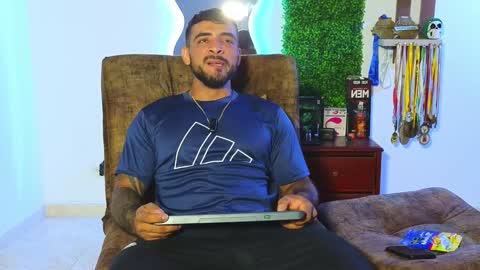Snapshot of eric_harrison1 chatting on 01-15-25, 01:23 Brayan online show from 01-15-25, 01:23
