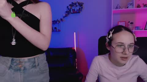 your dear Erica  online show from 04-24-26, 09:39