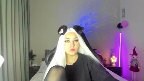 Erica online show from 12-17-24, 11:39