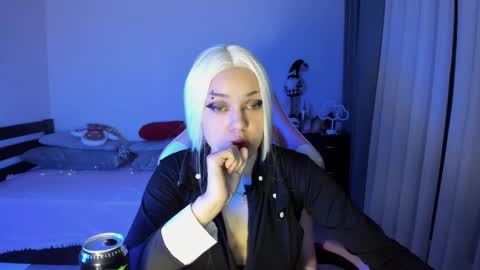 Erica online show from 01-28-25, 03:04