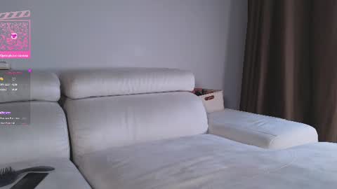 Snapshot of ericamiracle15 chatting on 07-02-26, 01:17 Call me Erica online show from 07-02-26, 01:17