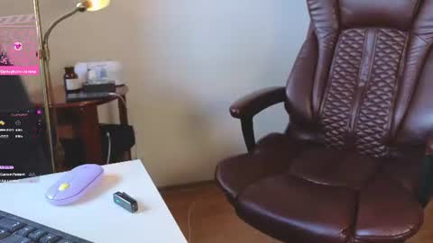 Snapshot of ericamiracle15 chatting on 07-18-26, 08:51 Call me Erica online show from 07-18-26, 08:51