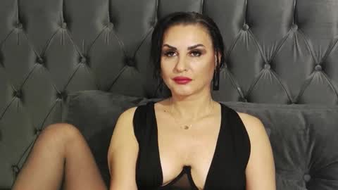 Snapshot of ericarosse chatting on 12-15-24, 11:20 Erica online show from 12-15-24, 11:20