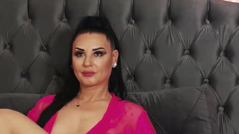 Snapshot of ericarosse chatting on 12-19-24, 10:10 Erica online show from 12-19-24, 10:10