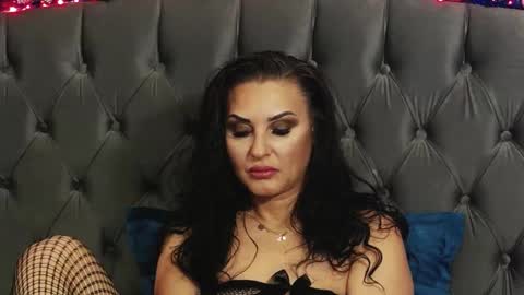 Snapshot of ericarosse chatting on 12-27-24, 03:26 Erica online show from 12-27-24, 03:26