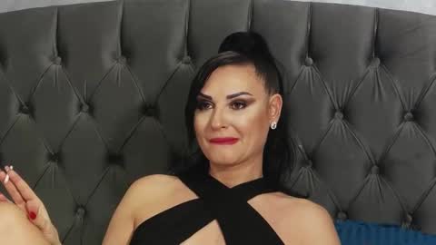 Snapshot of ericarosse chatting on 01-21-25, 09:15 Erica online show from 01-21-25, 09:15