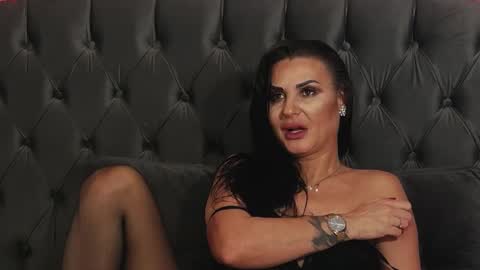 Snapshot of ericarosse chatting on 02-01-25, 10:34 Erica online show from 02-01-25, 10:34