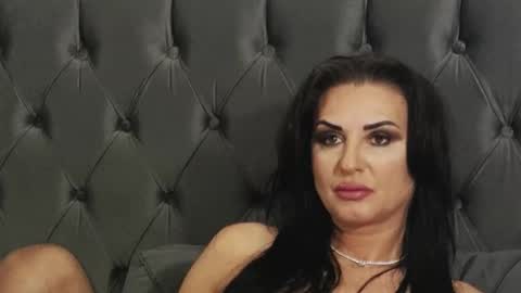 Snapshot of ericarosse chatting on 02-07-25, 07:59 Erica online show from 02-07-25, 07:59