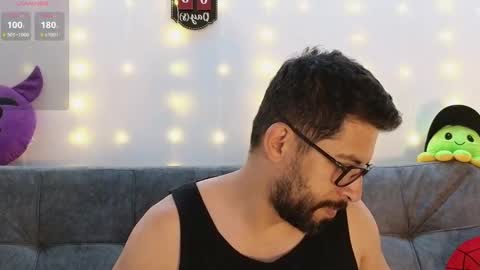 Snapshot of erick_brant chatting on 12-21-24, 03:47 ERICK online show from 12-21-24, 03:47