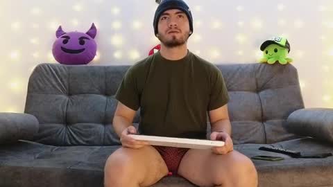 Snapshot of erick_brant chatting on 12-24-24, 03:49 ERICK online show from 12-24-24, 03:49