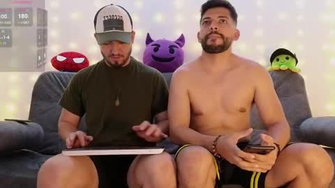 Snapshot of erick_brant chatting on 12-31-24, 01:57 ERICK online show from 12-31-24, 01:57