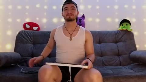 Snapshot of erick_brant chatting on 01-17-25, 03:45 ERICK online show from 01-17-25, 03:45