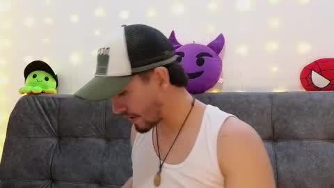 Snapshot of erick_brant chatting on 02-01-25, 01:02 ERICK online show from 02-01-25, 01:02