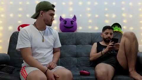 Snapshot of erick_brant chatting on 02-12-25, 02:14 ERICK online show from 02-12-25, 02:14