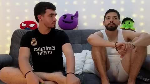 Snapshot of erick_brant chatting on 02-25-25, 04:35 ERICK online show from 02-25-25, 04:35