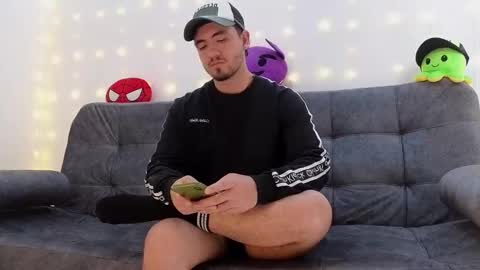 Snapshot of erick_brant chatting on 03-02-25, 04:42 ERICK online show from 03-02-25, 04:42