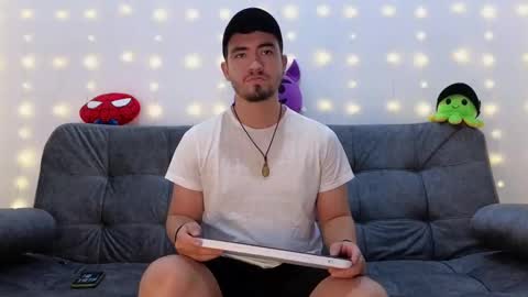 Snapshot of erick_brant chatting on 03-11-25, 12:54 ERICK online show from 03-11-25, 12:54