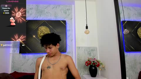 Snapshot of erick_zhimerman chatting on 01-21-25, 10:08 online show from 01-21-25, 10:08