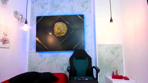 Snapshot of erick_zhimerman chatting on 02-11-25, 08:48 online show from 02-11-25, 08:48