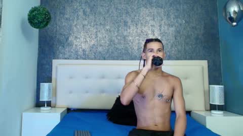 Snapshot of erick_zhimerman chatting on 09-17-25, 04:03 online show from 09-17-25, 04:03